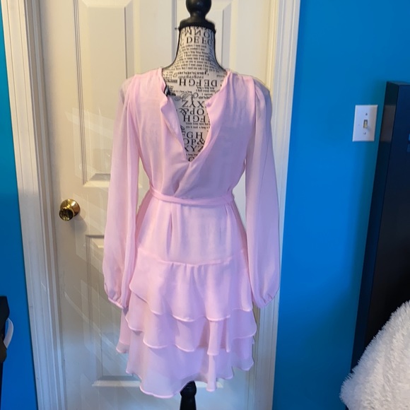 NWOT.  Express pink ruffled dress - Picture 5 of 7